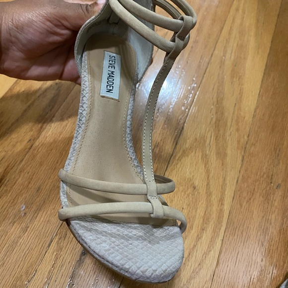 Heels - Picture 3 of 4